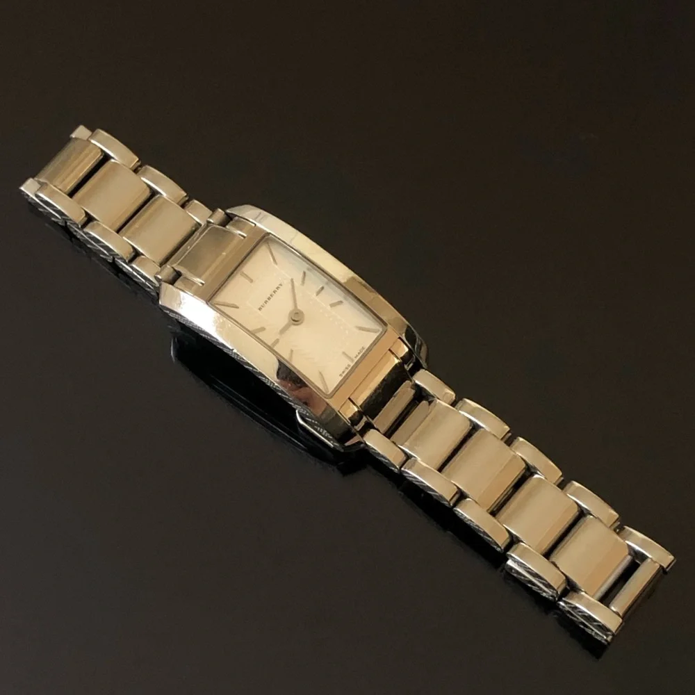 Burberry watch women’s - Picture 2 of 9